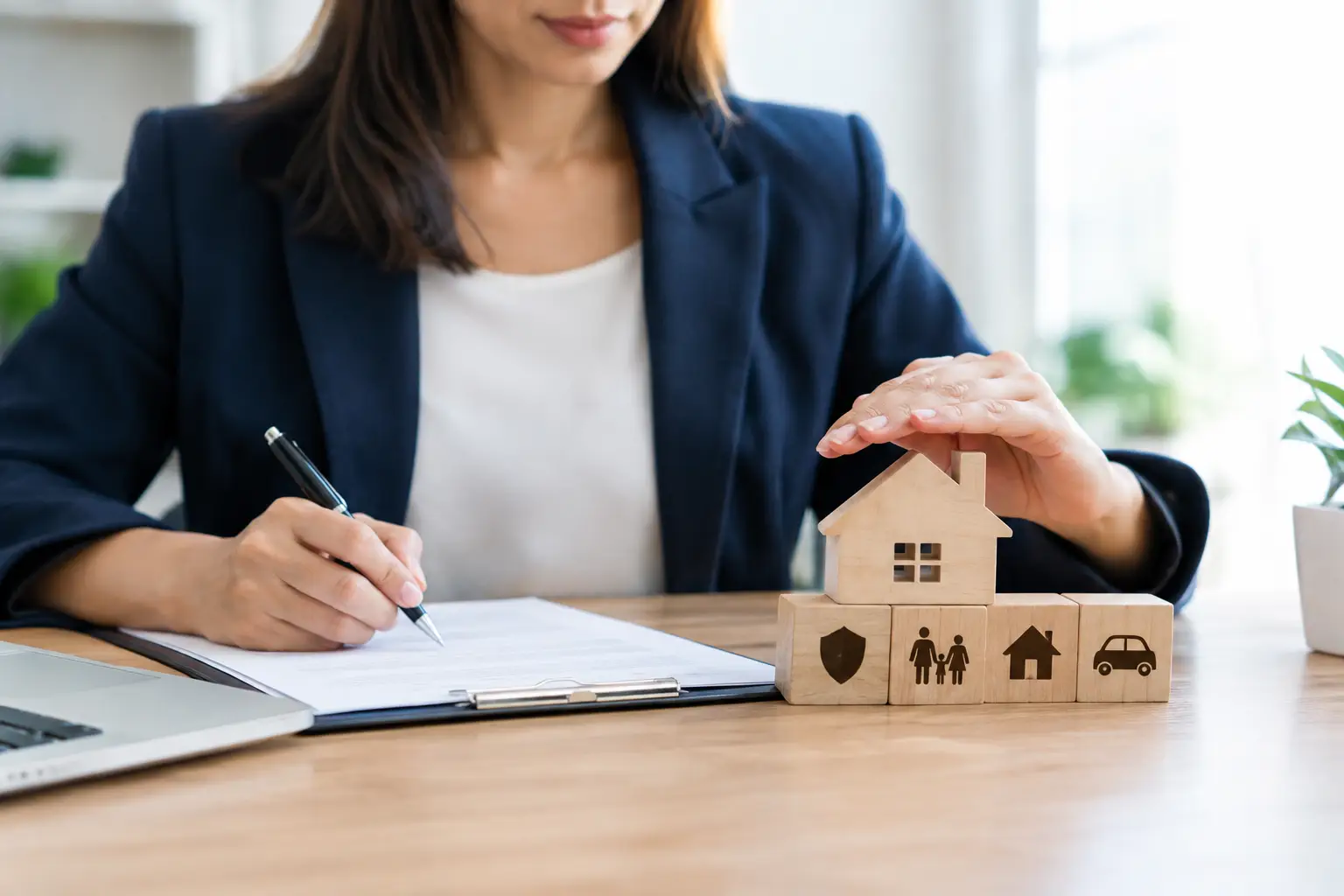How to Reduce Policy Gaps Before a Claim